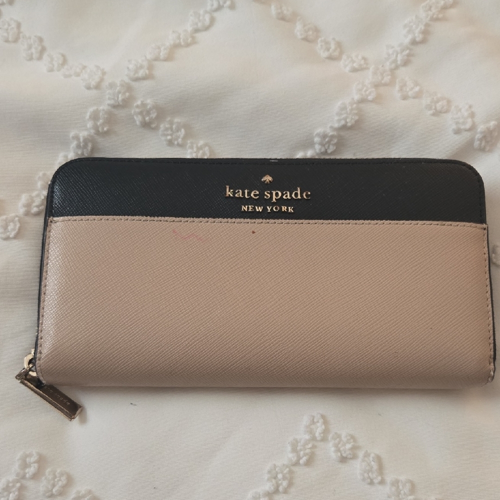 Kate Spade Black and Tan Wallet